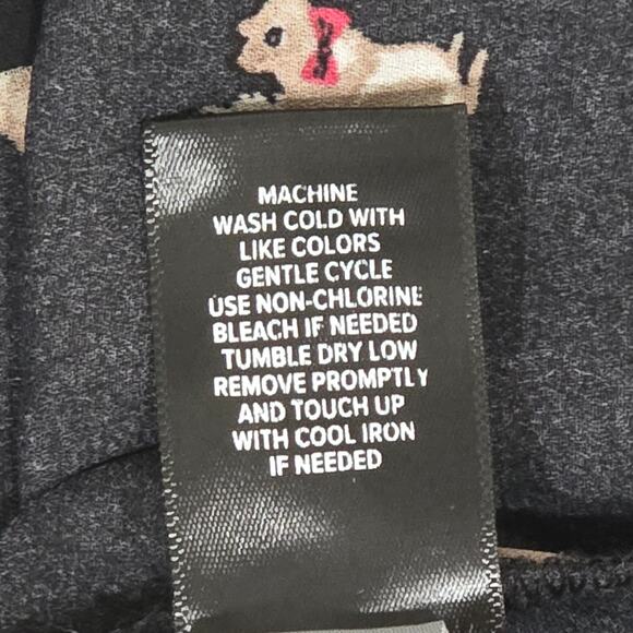 Torrid  Black Top With Squirrel Pattern. Size 5 - Picture 10 of 10